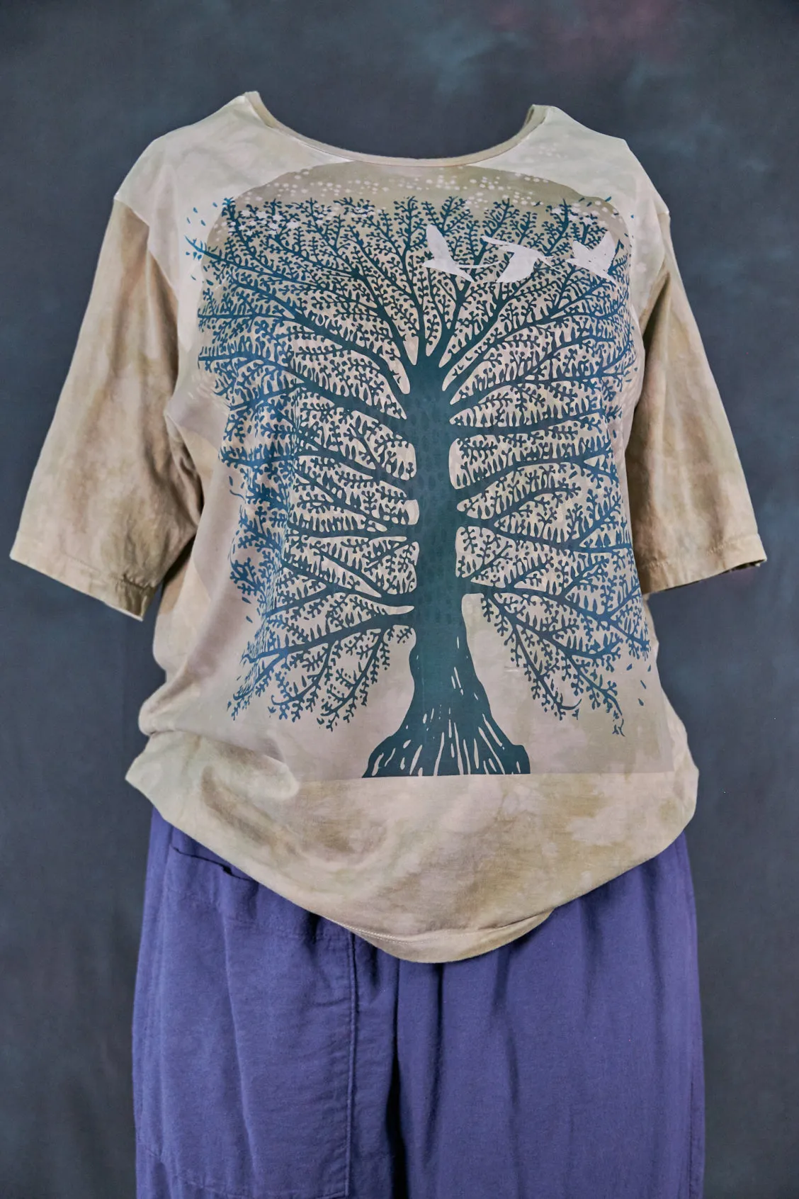 1171HD Fiona Tee-Sage Tree East West-Printed