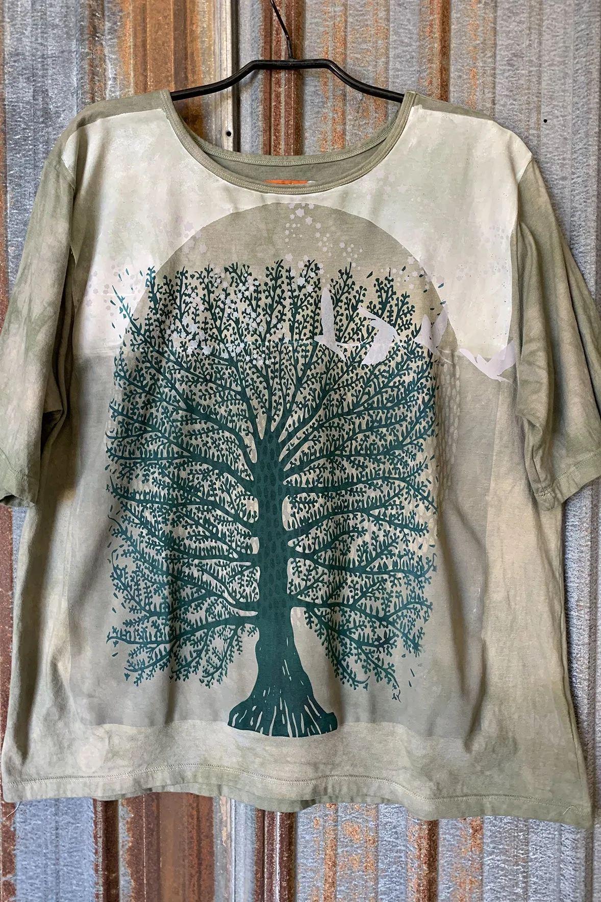 1171HD Fiona Tee-Sage Tree East West-Printed