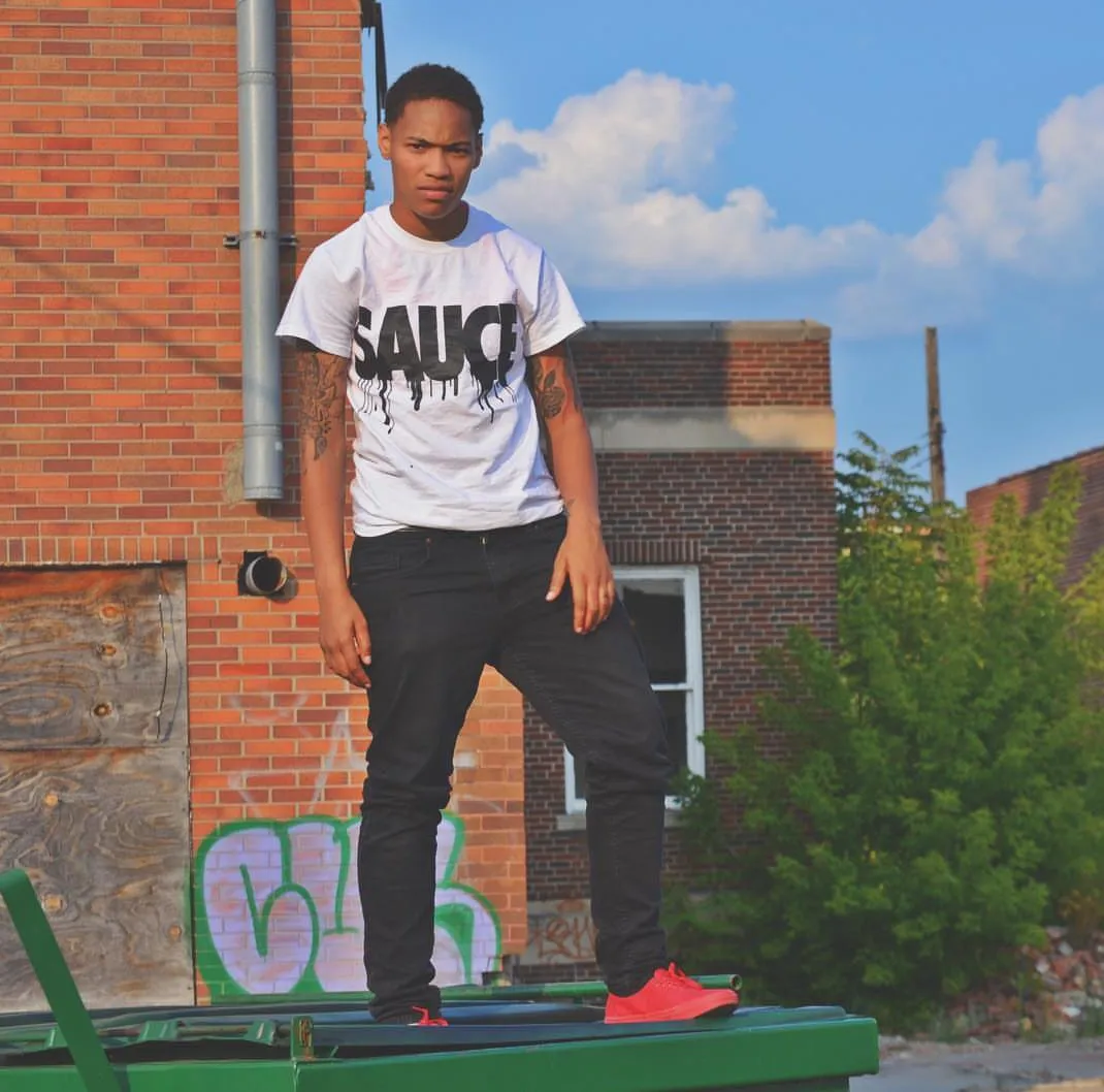 Black Sauce | White Tee