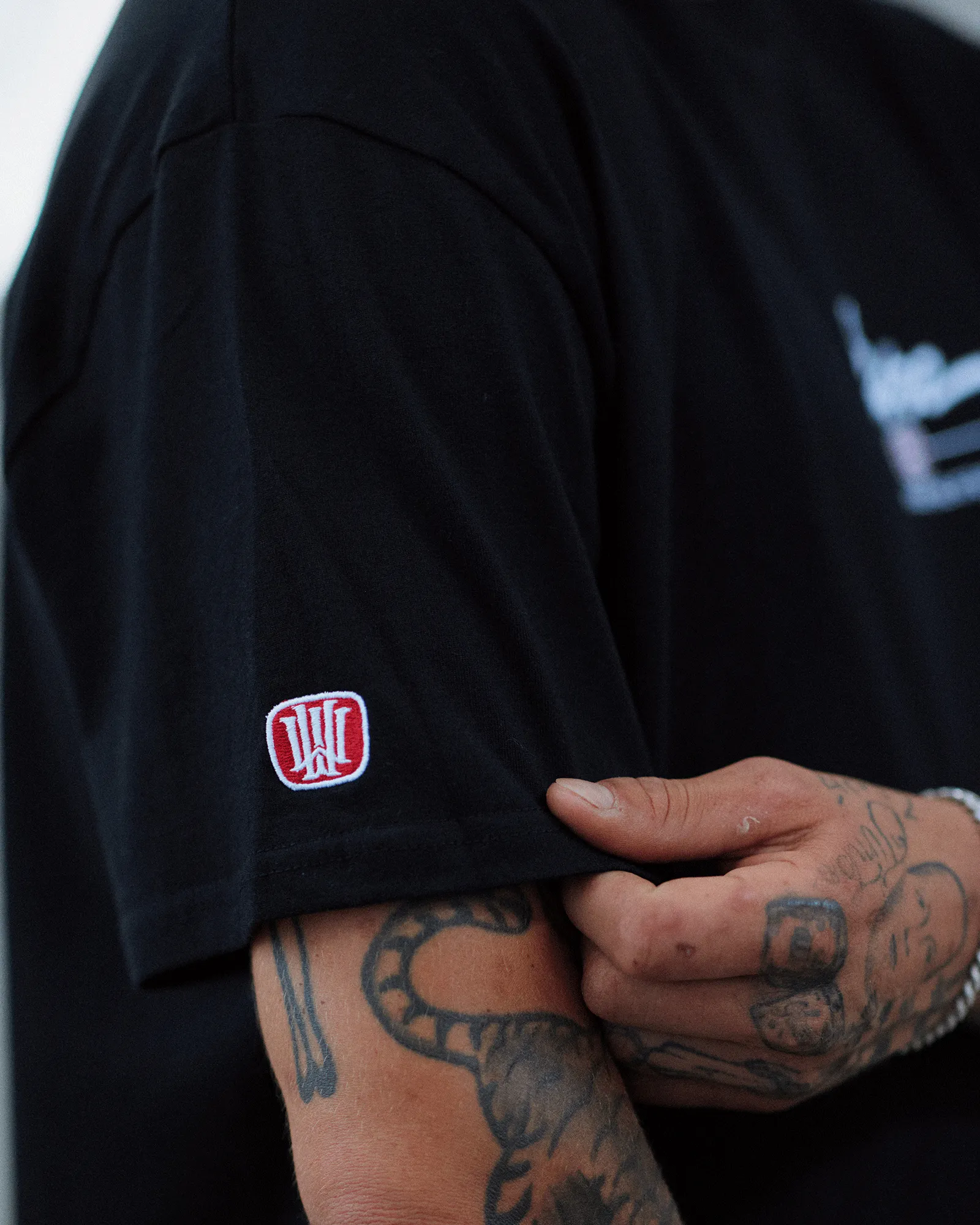 DETONE BOX FIT TEE - BLACK