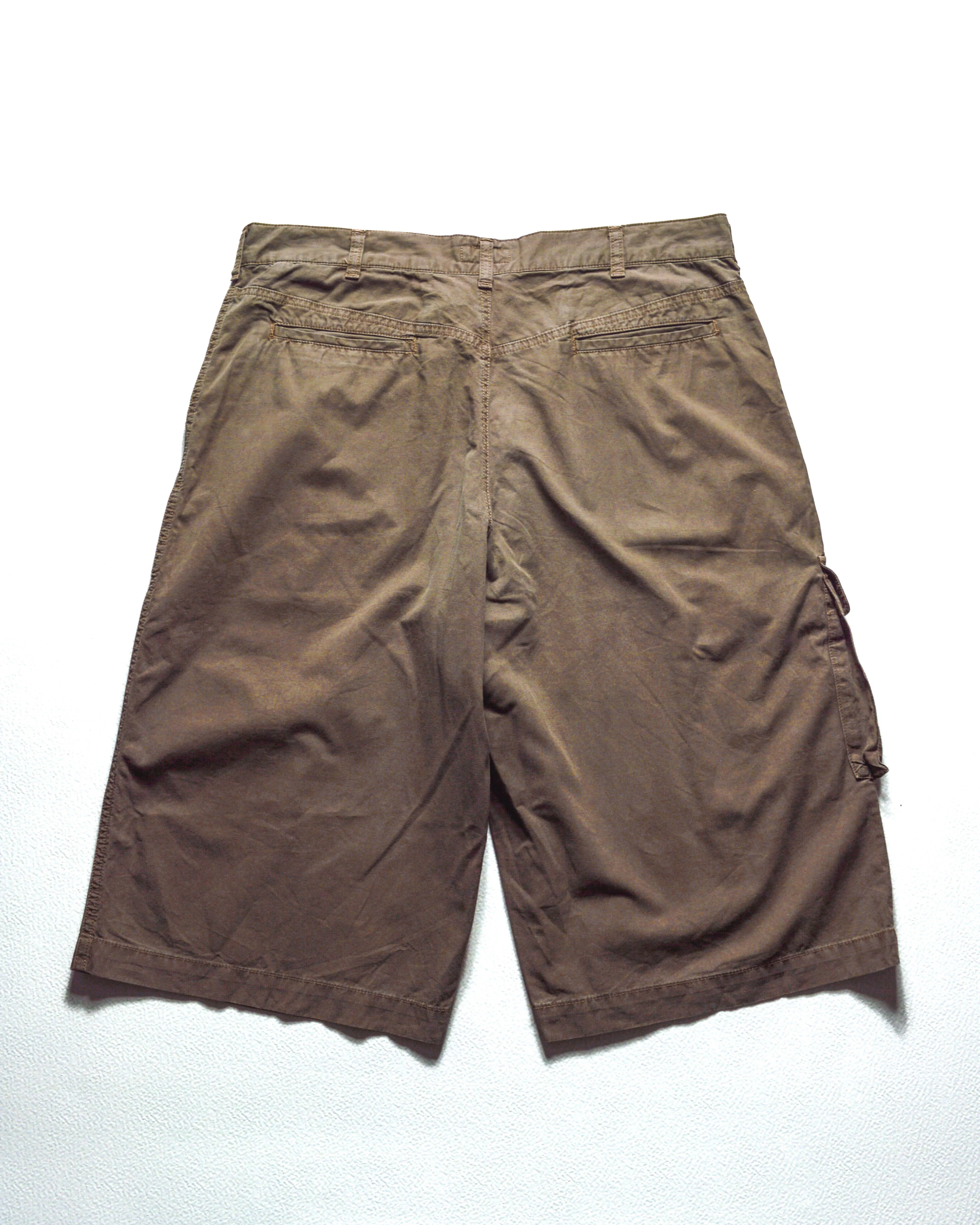 Early 2000s Brown Asymmetrical Brown Baggy Cargo Shorts (36)