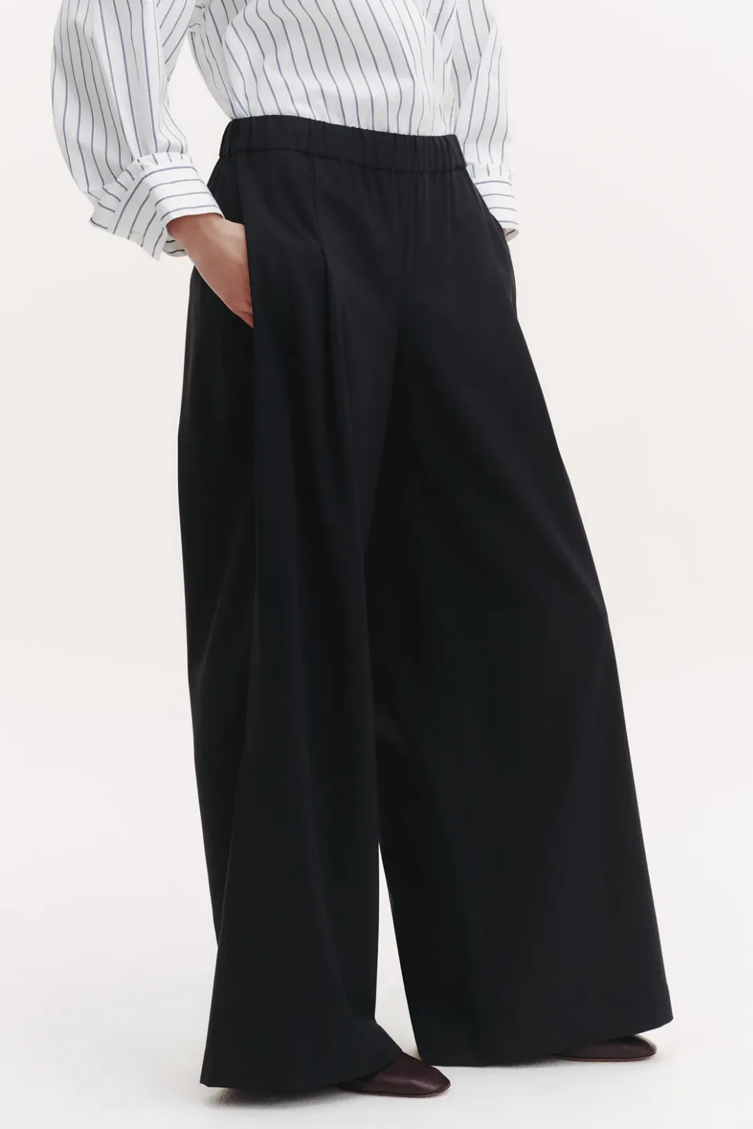 Eva Pant With Tux Pleat | Midnight