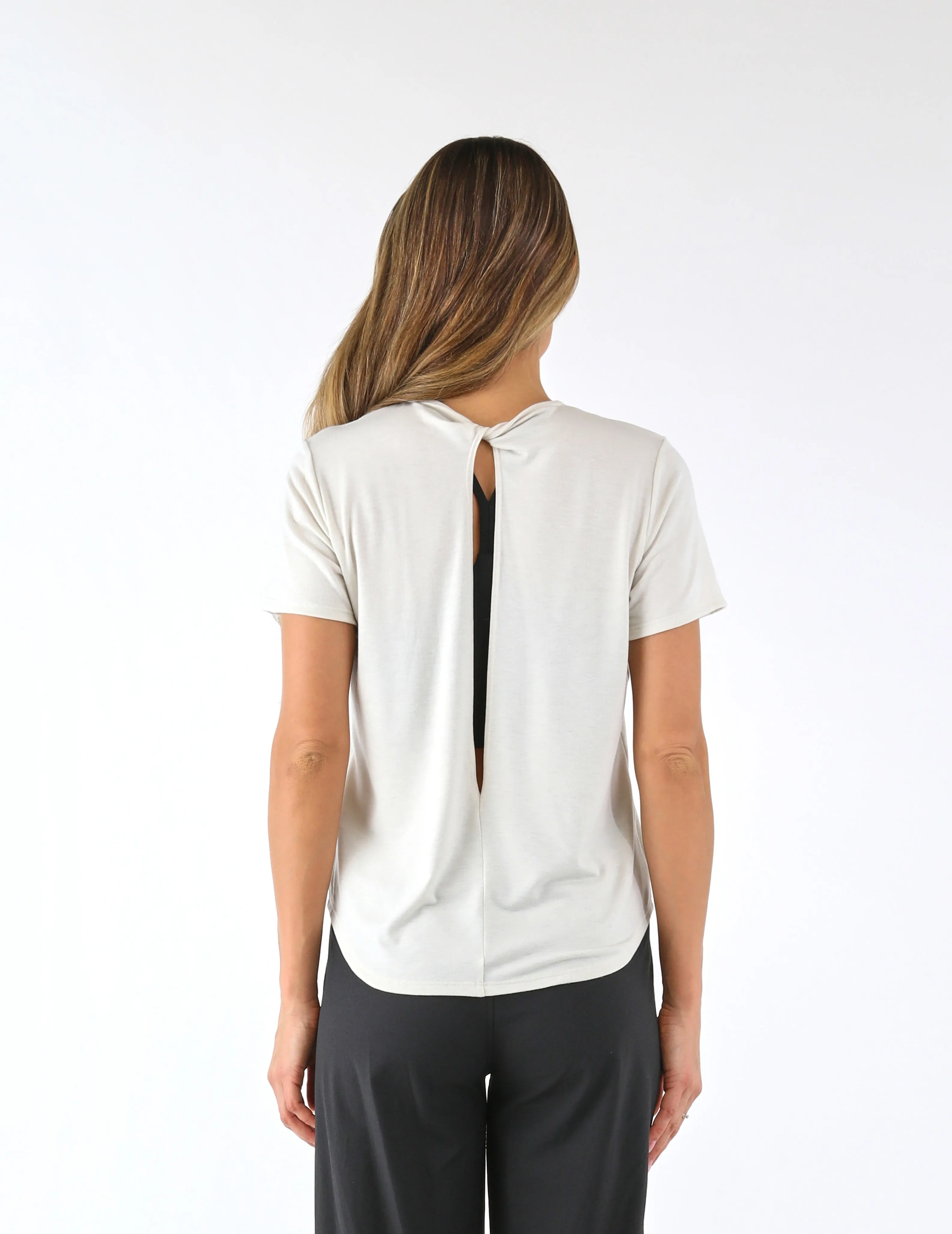 Evolve Tee Oatmilk