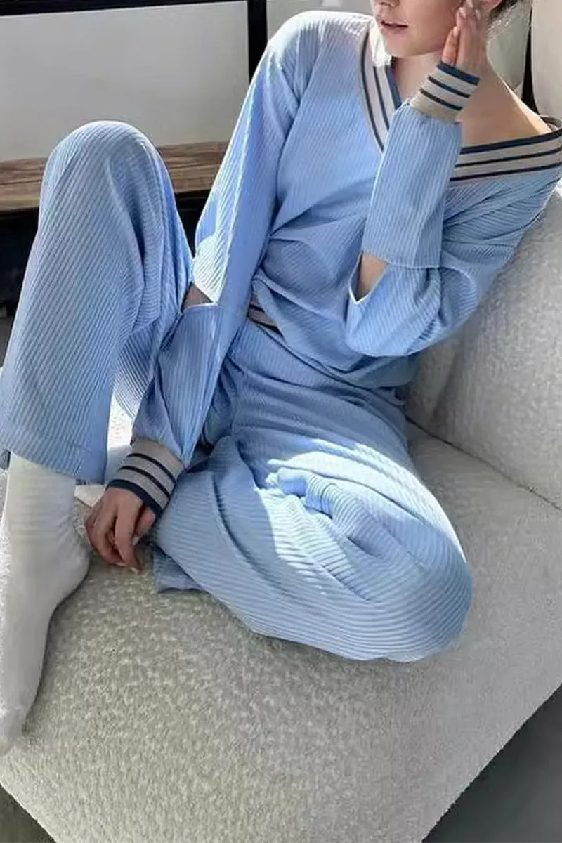 HUQ1132 V-Neck Top & Pants Set
