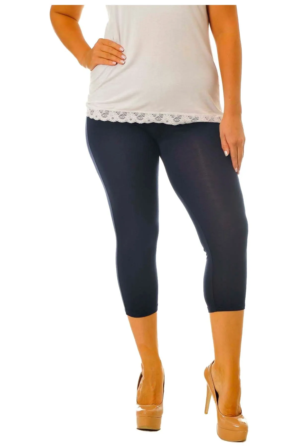 Plus Size 3/4 Length Cropped Leggings
