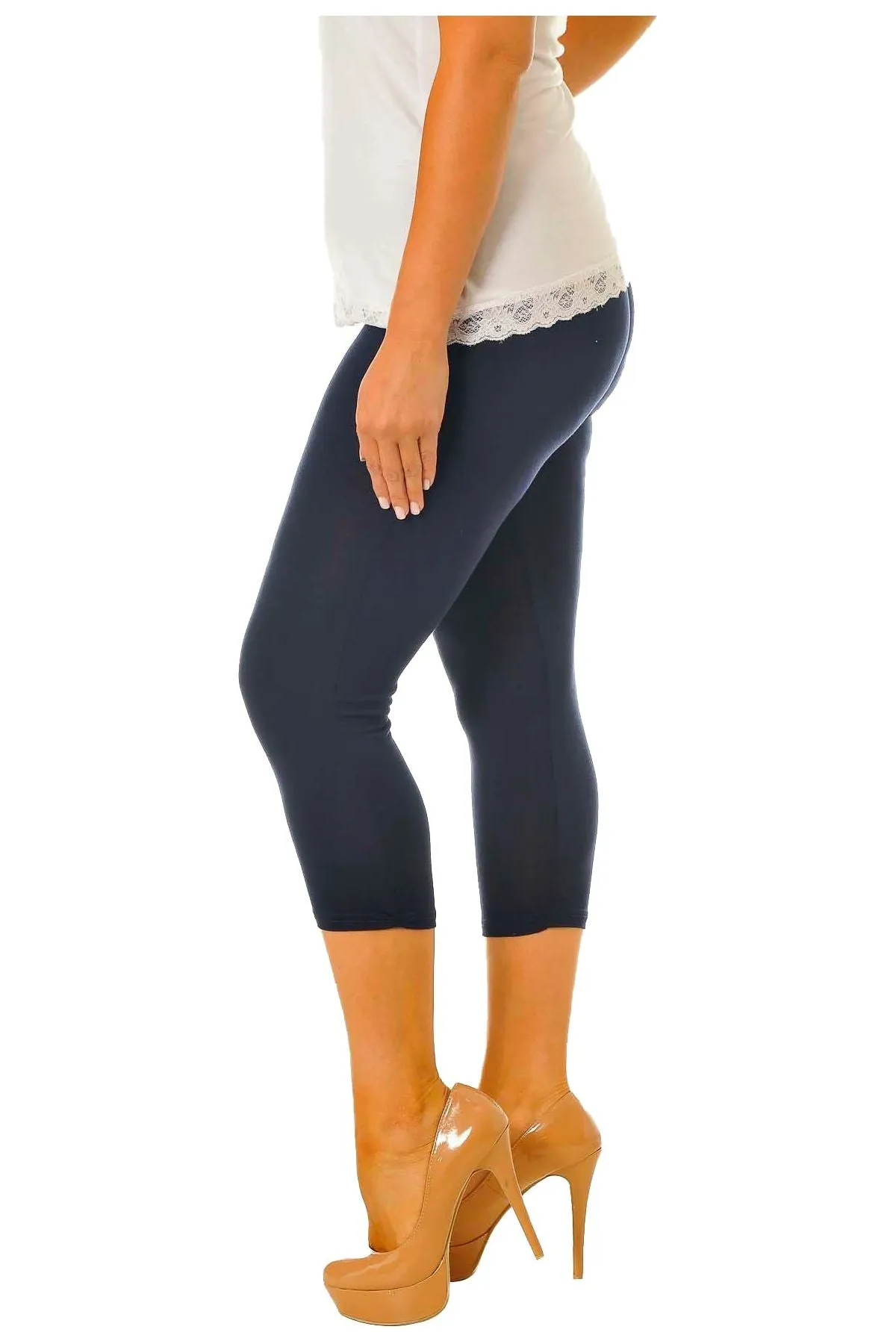 Plus Size 3/4 Length Cropped Leggings