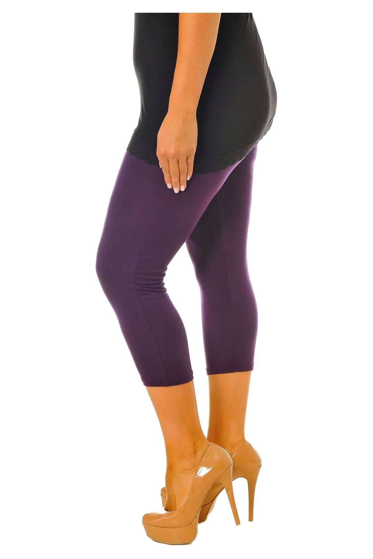 Plus Size 3/4 Length Cropped Leggings