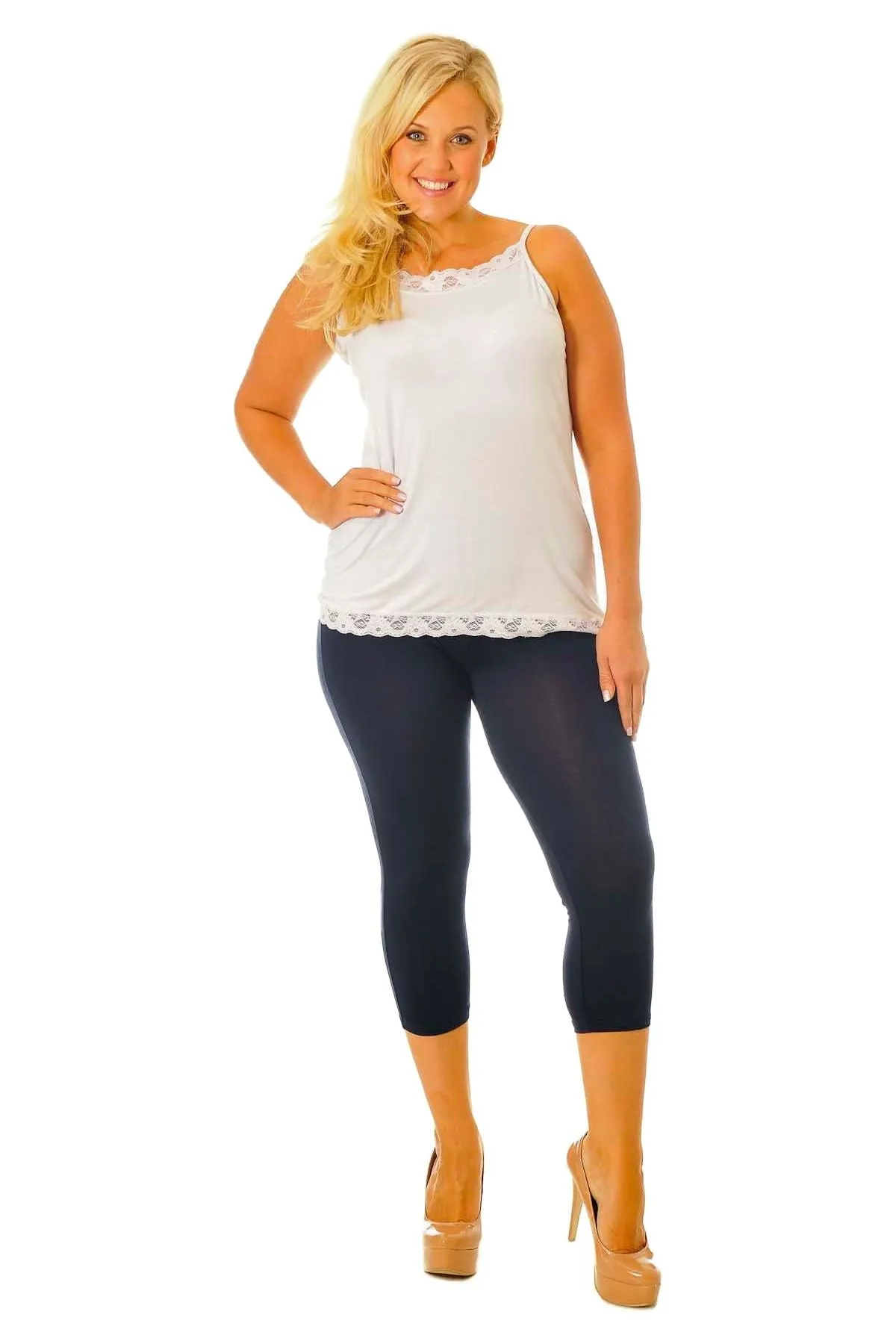 Plus Size 3/4 Length Cropped Leggings