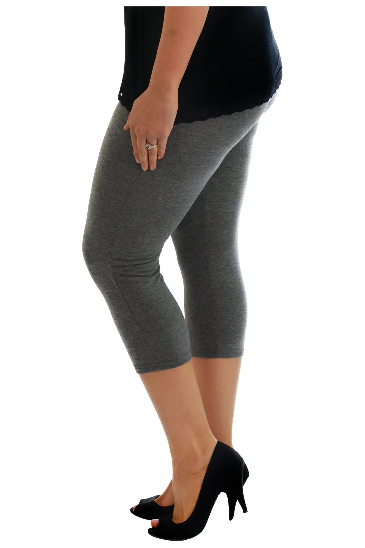 Plus Size 3/4 Length Cropped Leggings