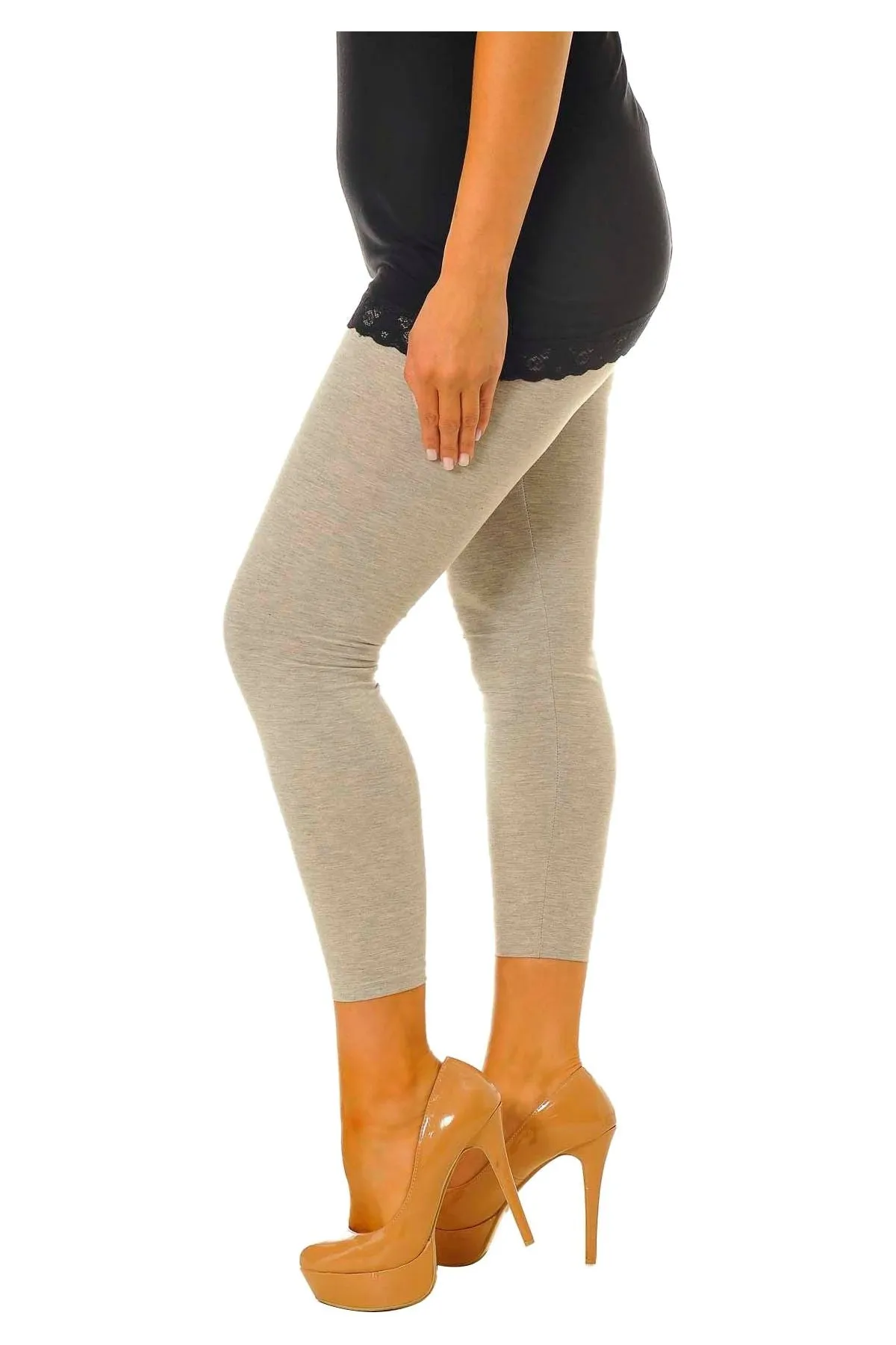 Plus Size 3/4 Length Cropped Leggings