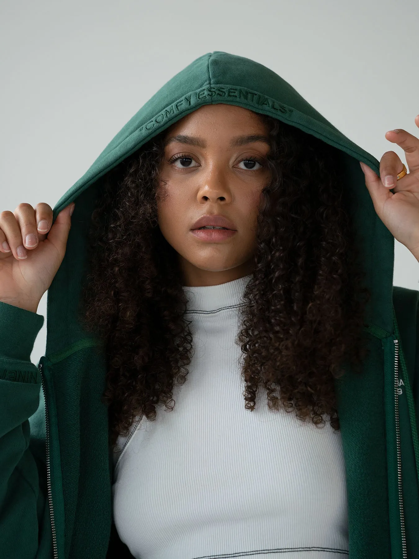 SET - ESSENTIALS - ZIPPER HOODIE AND SHORTS • FOREST GREEN