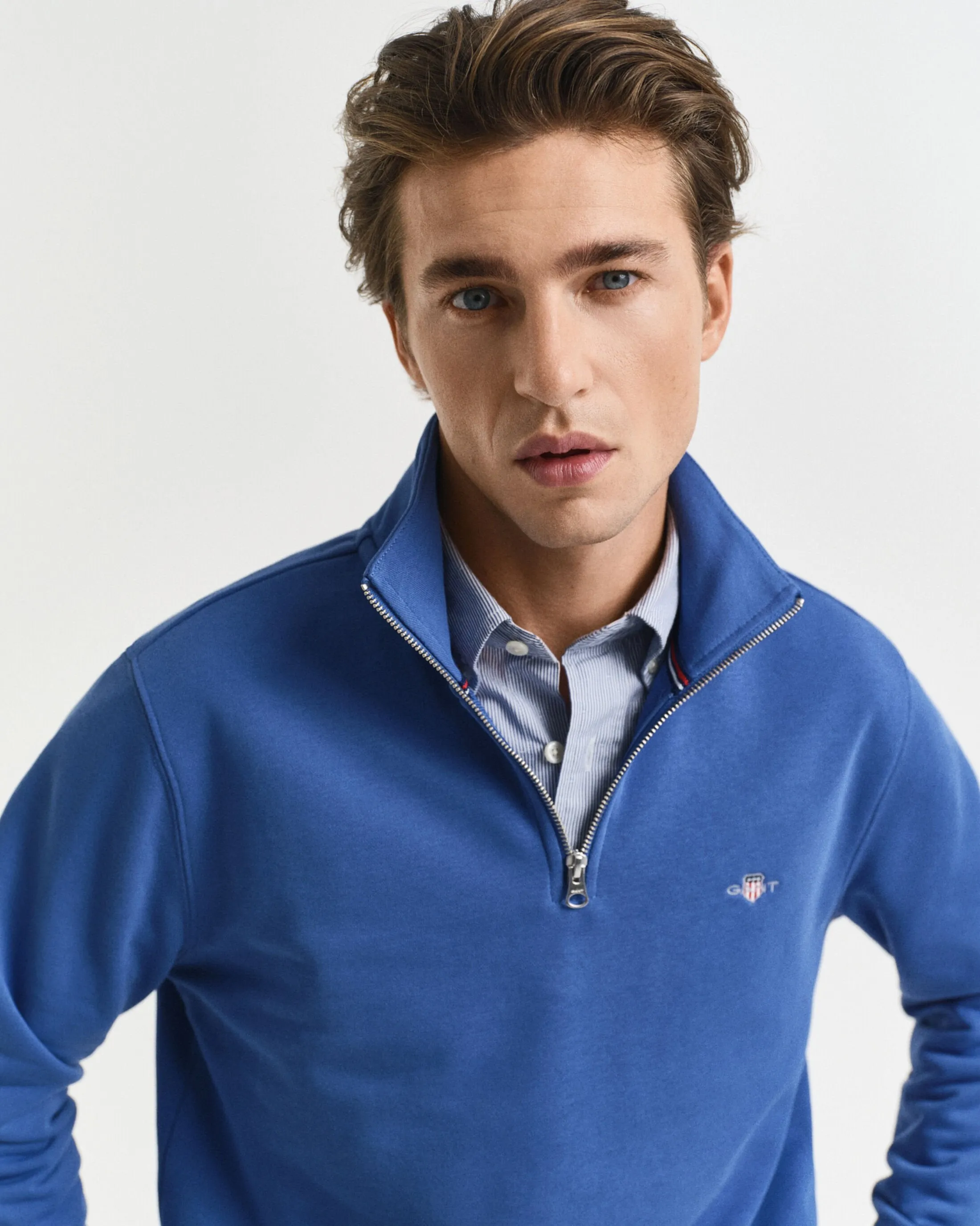 Shield Half-Zip Sweatshirt in Blue
