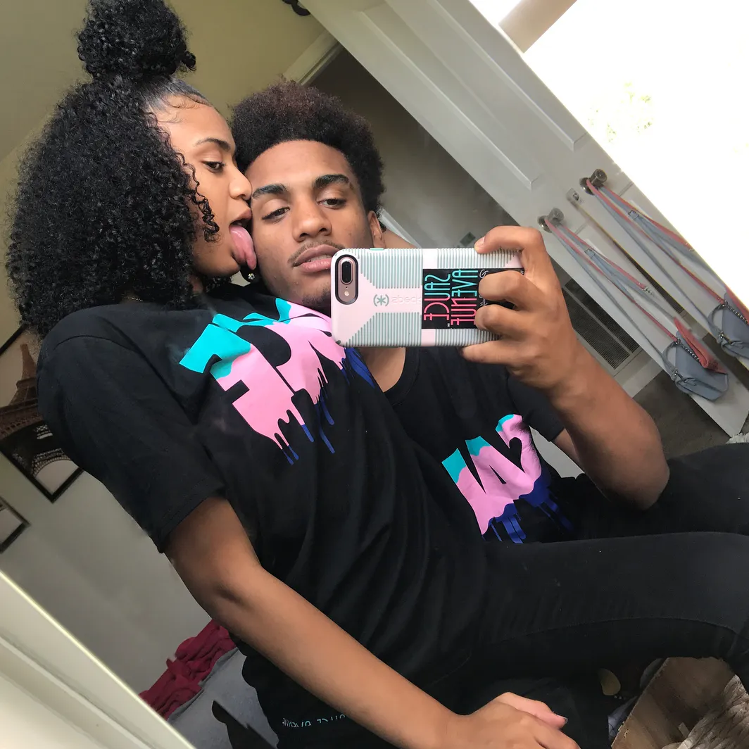 South Beach Sauce | Black Tee