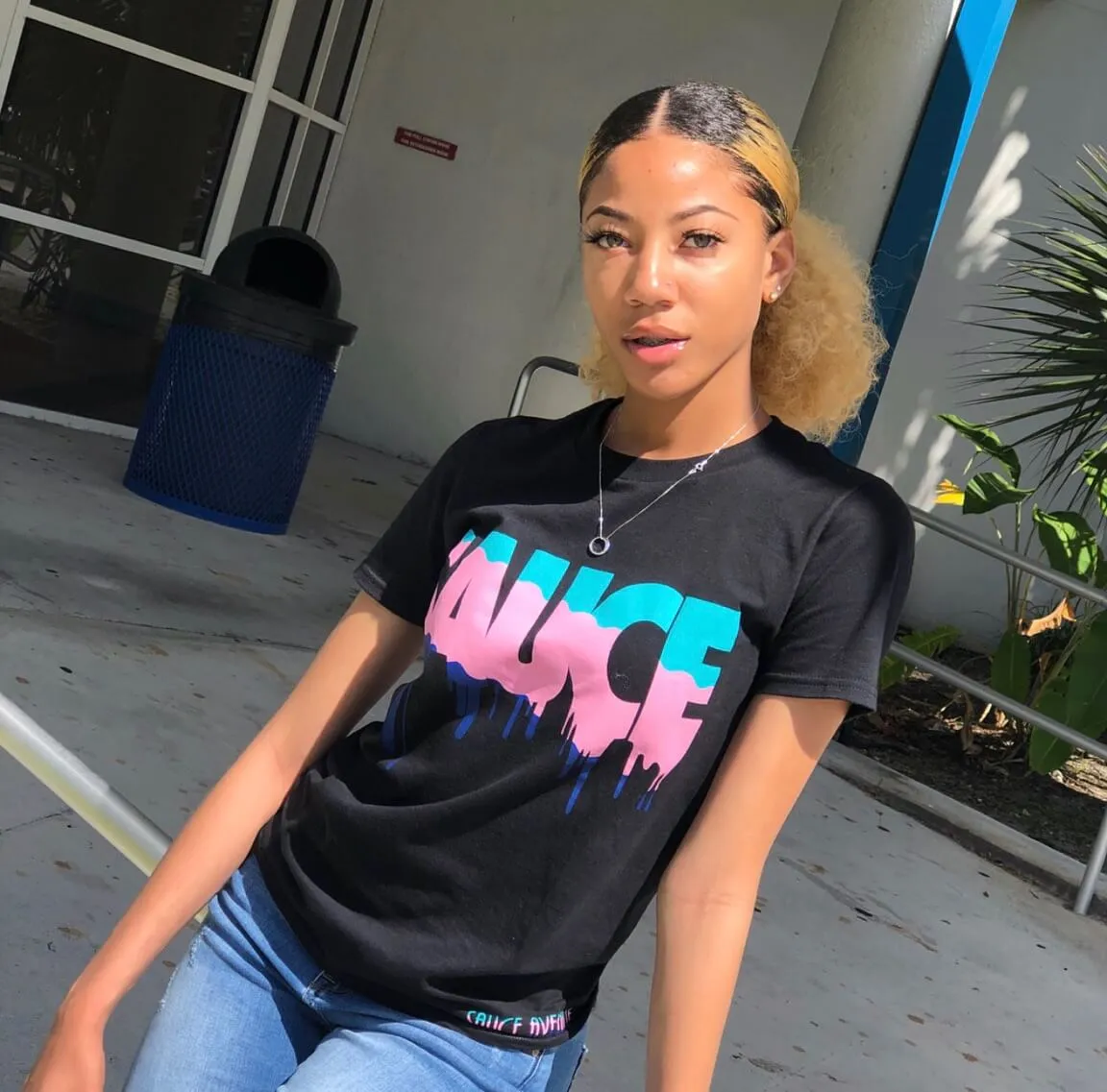 South Beach Sauce | Black Tee