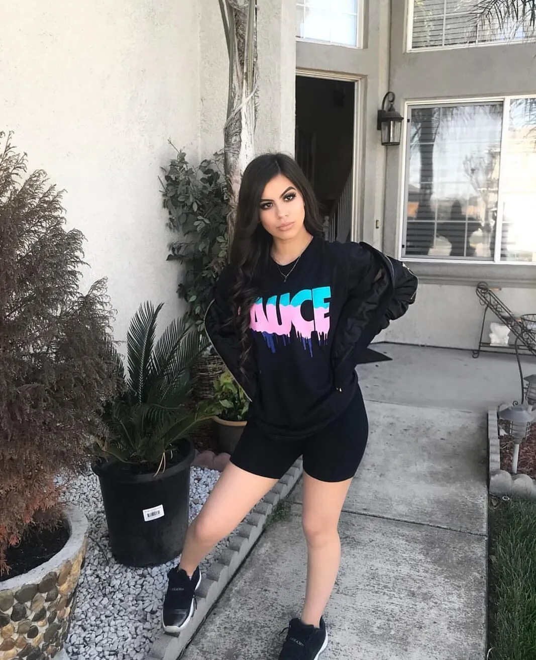 South Beach Sauce | Black Tee