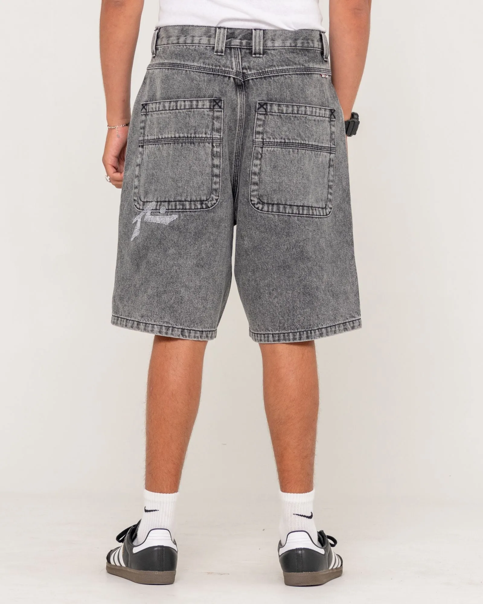 Stitch Up 23" Baggy Jort