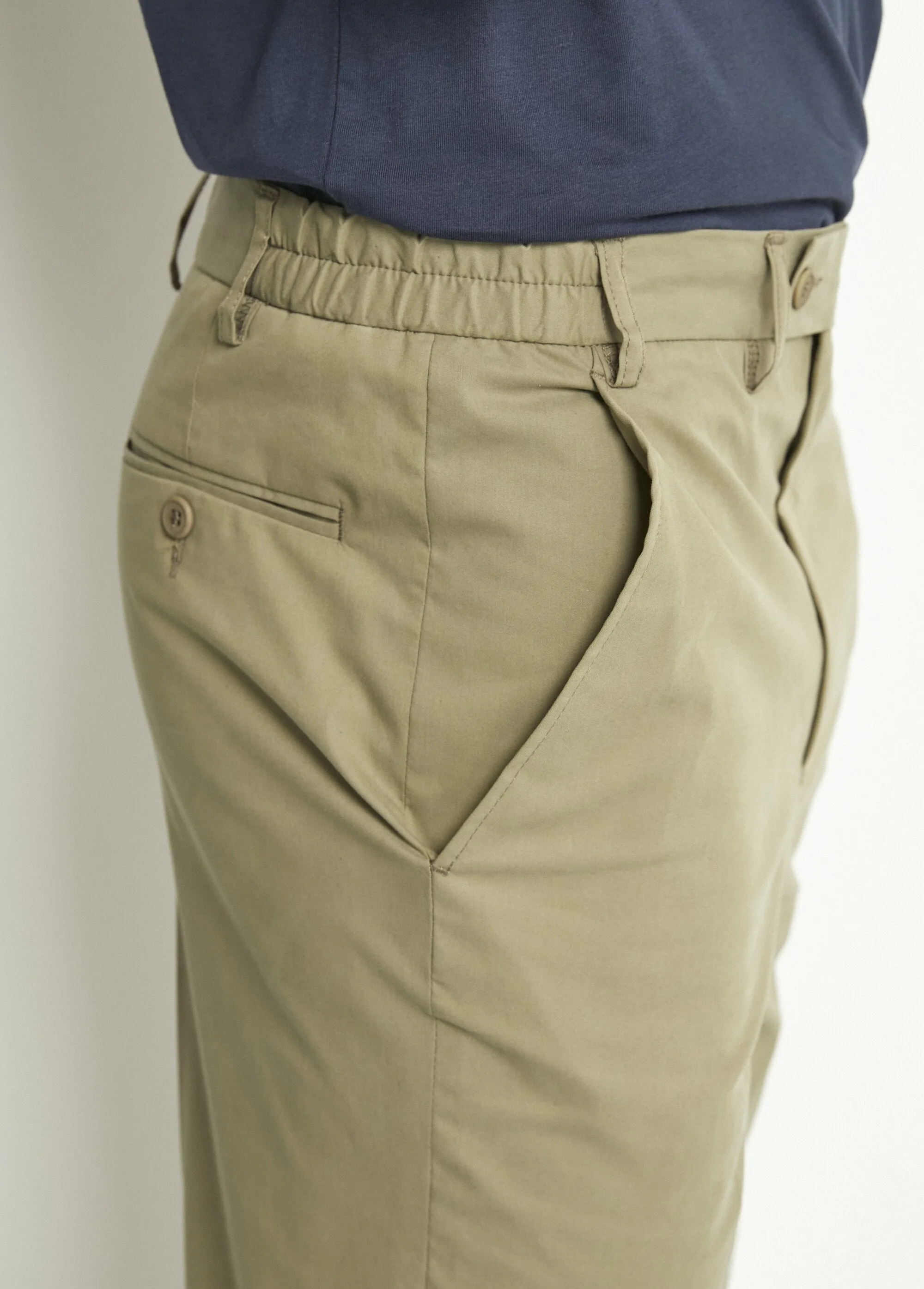 Straight pants with comfortable elasticated waistband