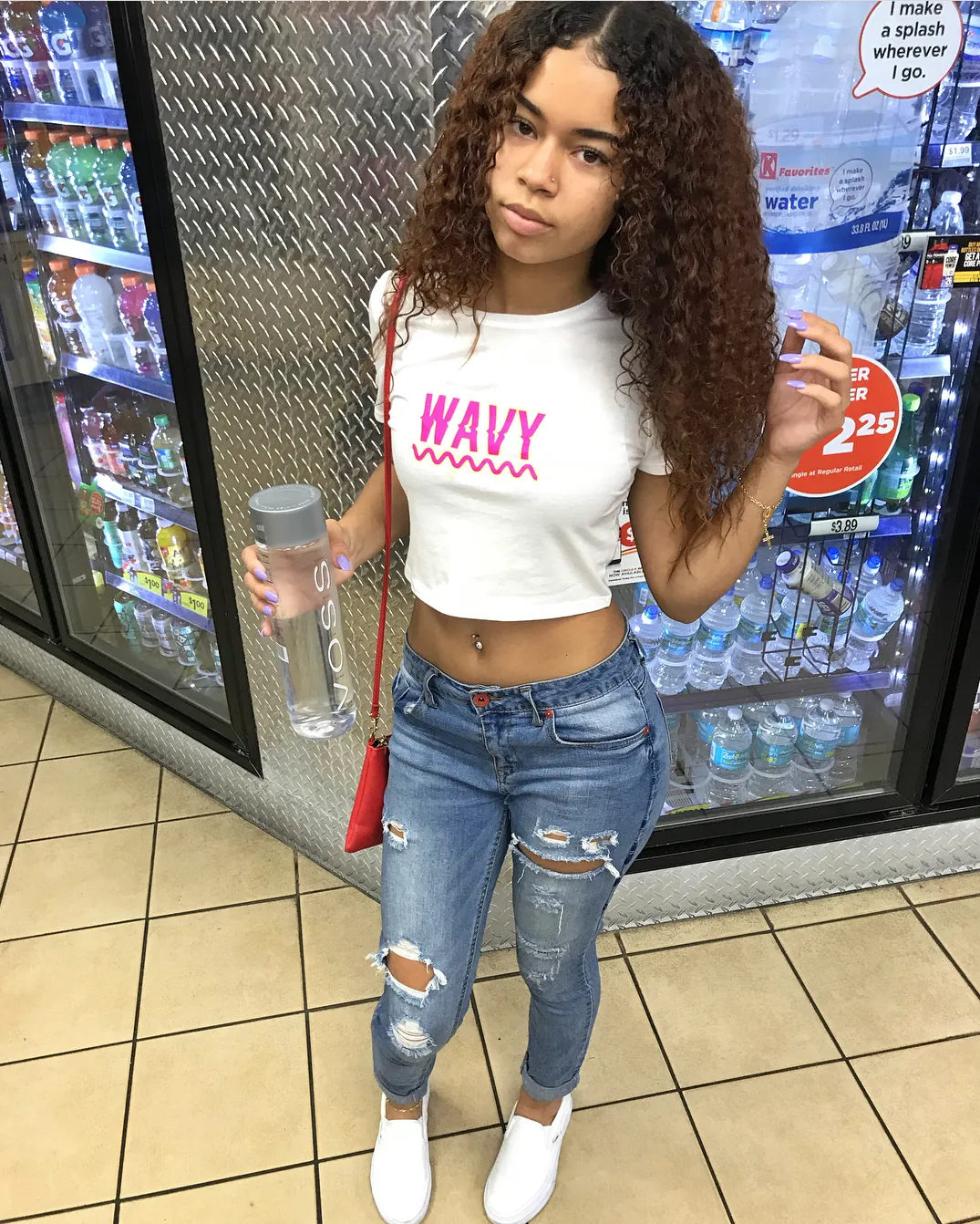 Wavy (S) | White Crop Top Tee
