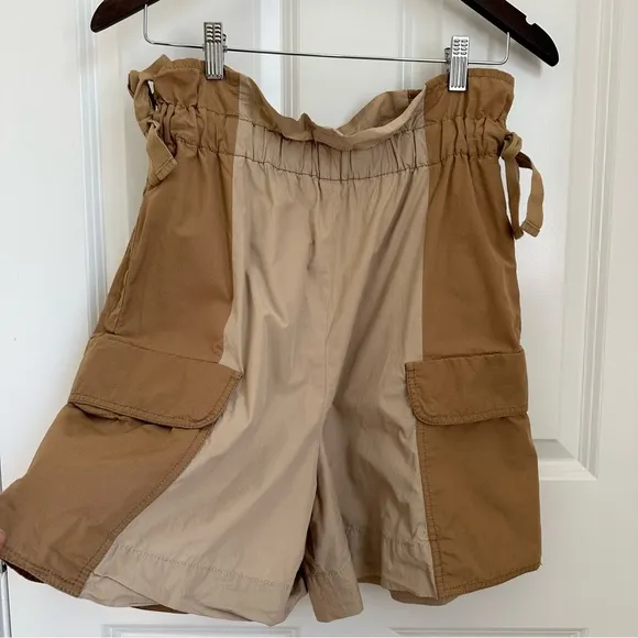 WEEKEND MAXMARA Label-cut Baggy Shorts. Size IT40 US4-6 165/88A.