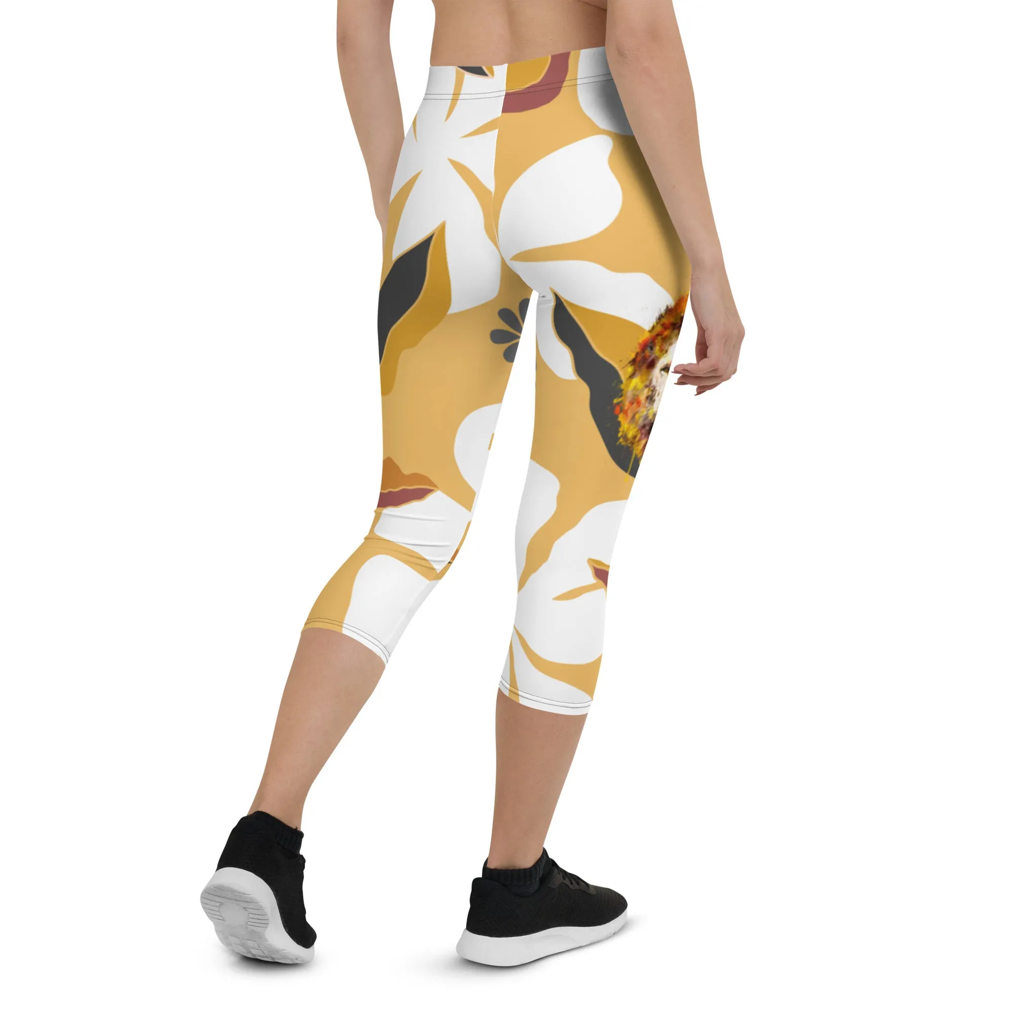 White Flowers Capri Leggings (short)